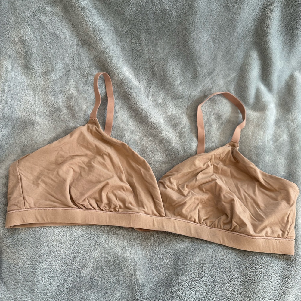 Skims fits everybody triangle bra